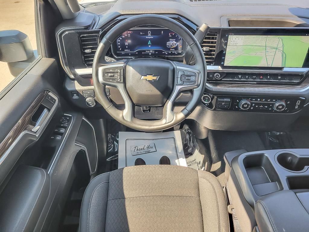 Used 2025 Chevrolet Silverado 2500 LT w/ Convenience Package AWD/4WD image 13