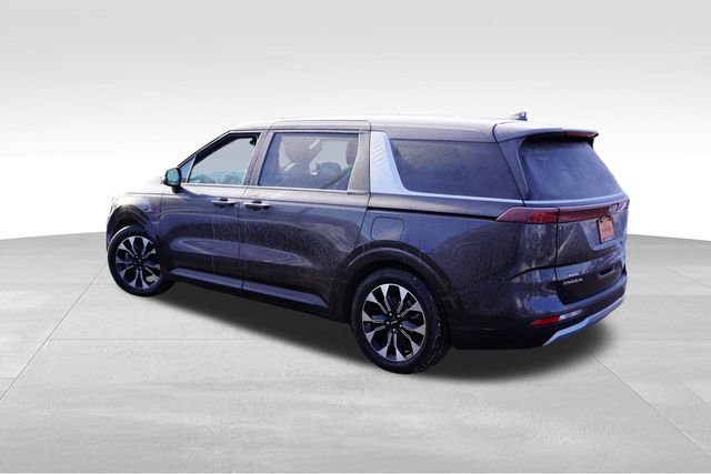 Used 2023 Kia Carnival EX image 8