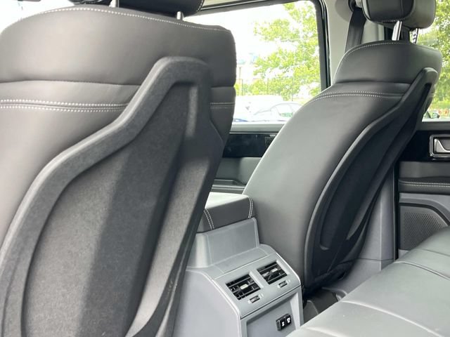 Used 2025 INEOS Grenadier Station Wagon AWD/4WD image 23