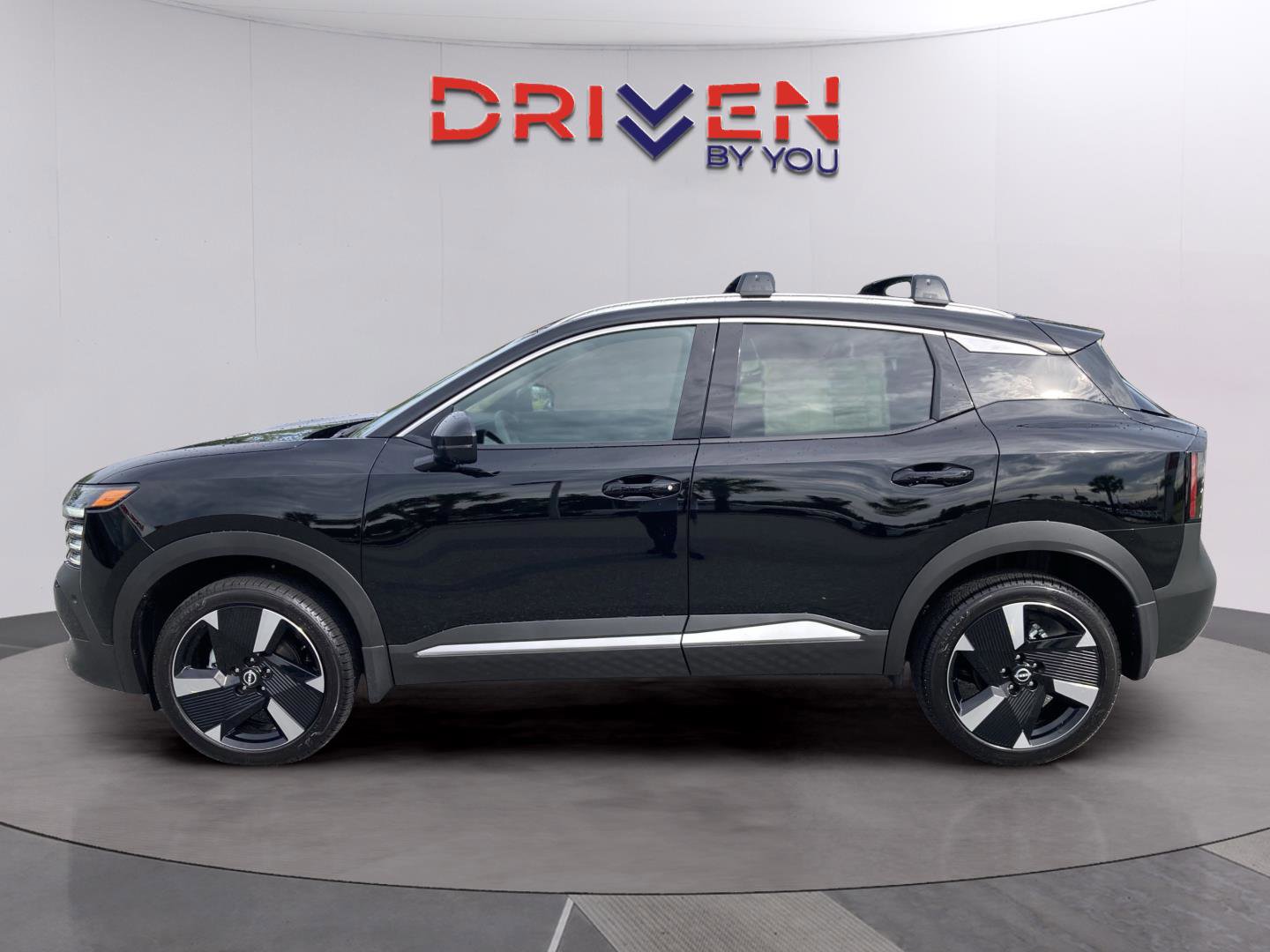 New 2025 Nissan Kicks SR image 2