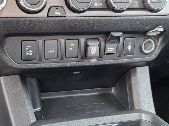 Used 2023 Toyota Tacoma TRD Off-Road w/ Technology Package AWD/4WD image 21
