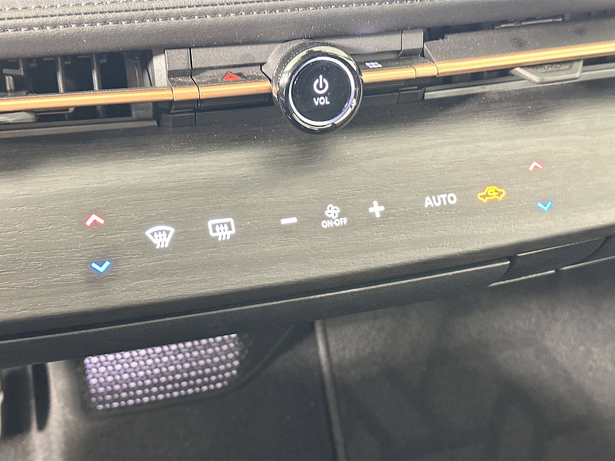 Used 2024 Nissan Ariya AWD image 24