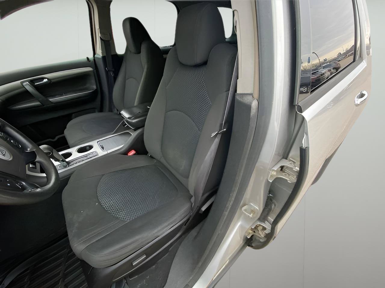 Used 2007 Saturn Outlook XE w/ Advanced Audio Pkg FWD image 13