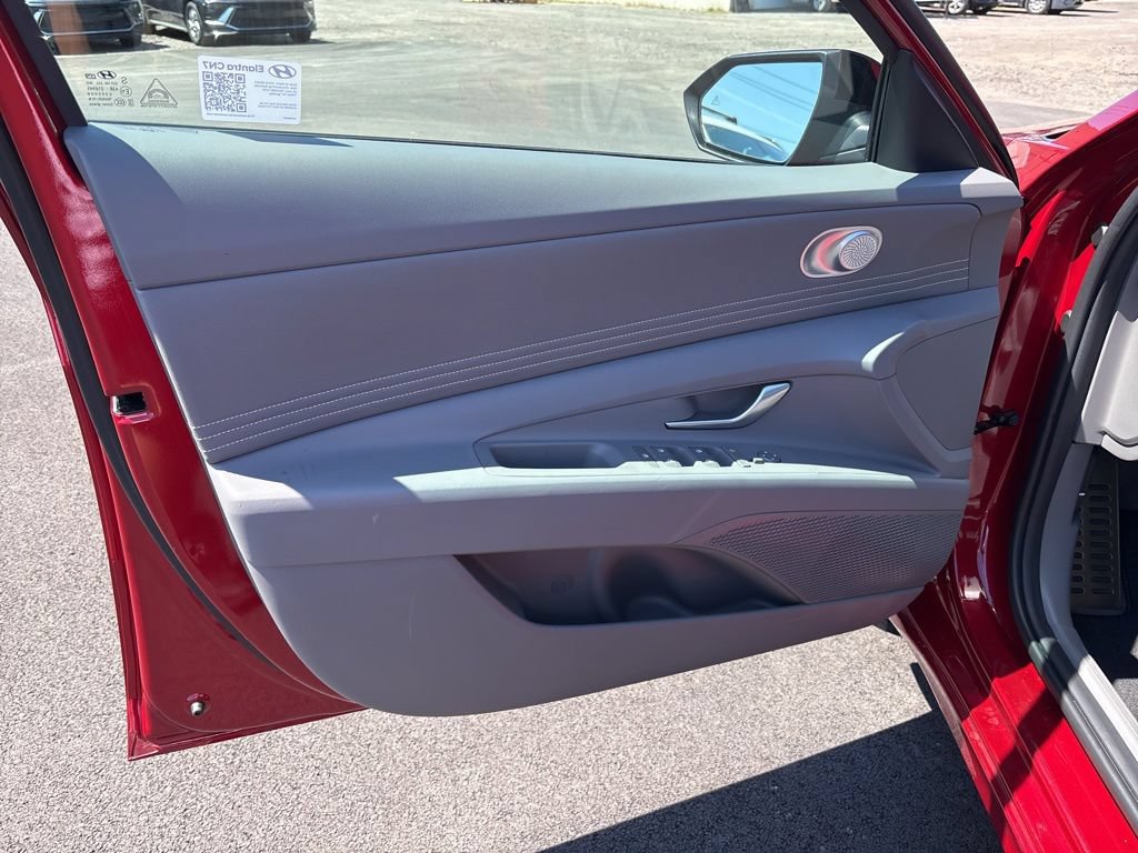 New 2025 Hyundai Elantra Sport FWD image 19