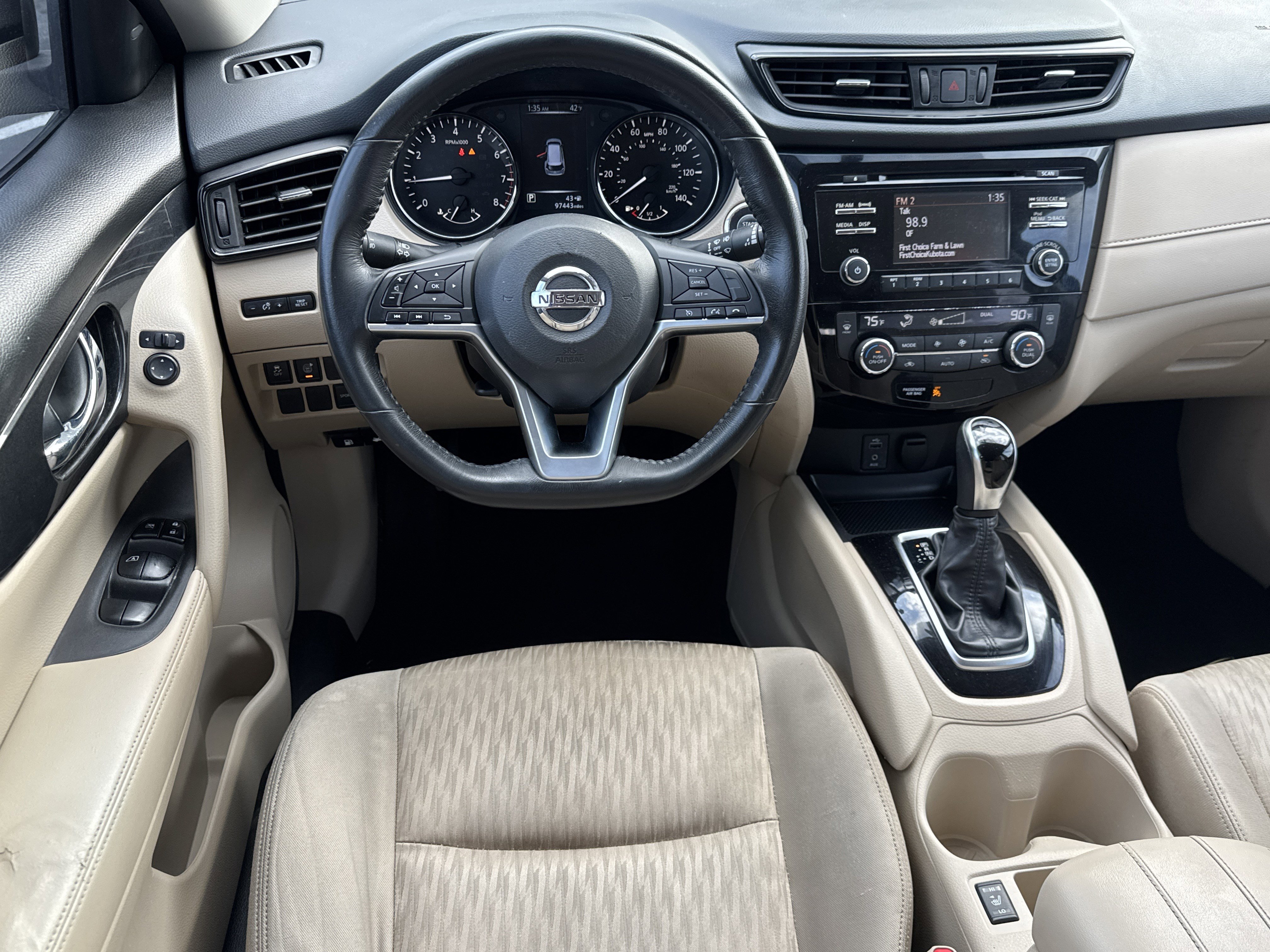 Used 2017 Nissan Rogue SV image 12