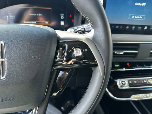 Certified 2025 Lincoln Corsair AWD image 28