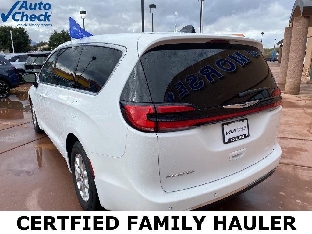 Used 2024 Chrysler Pacifica Touring-L FWD image 6