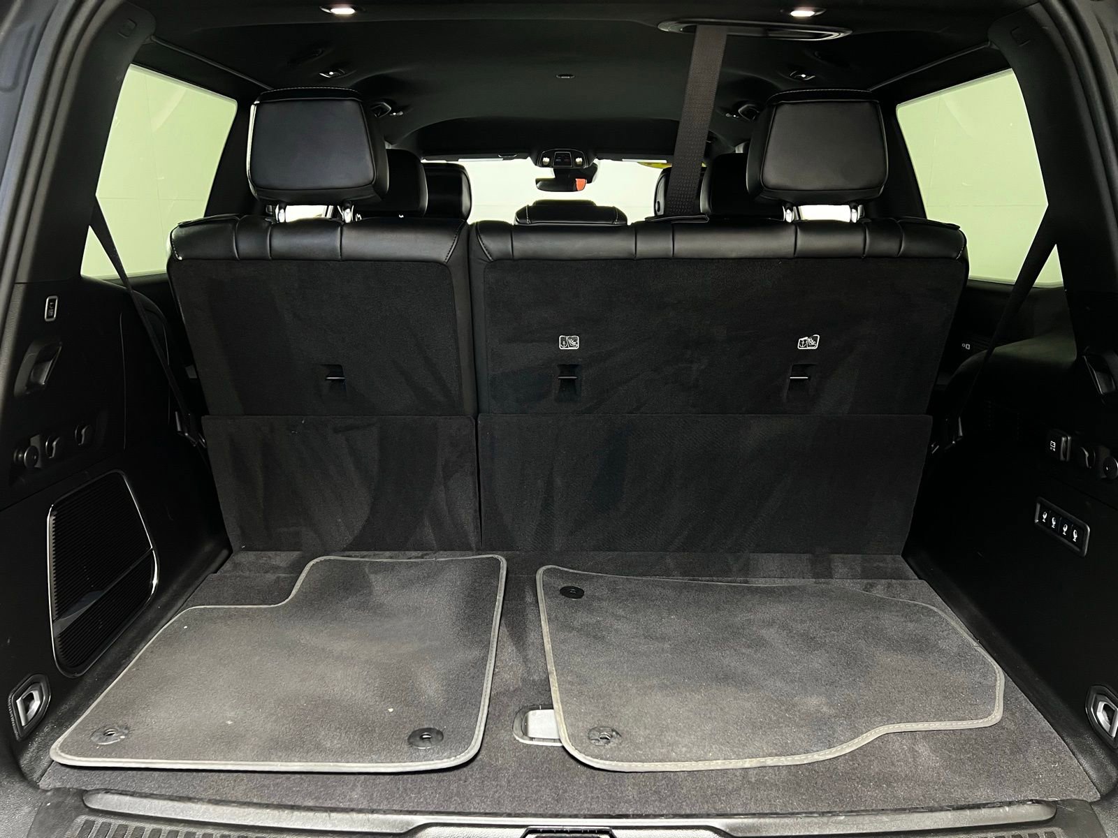 Used 2024 Jeep Wagoneer Series II w/ Flexible Seating Group image 29