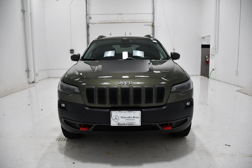 Used 2019 Jeep Cherokee Trailhawk w/ Cold Weather Group AWD/4WD image 2