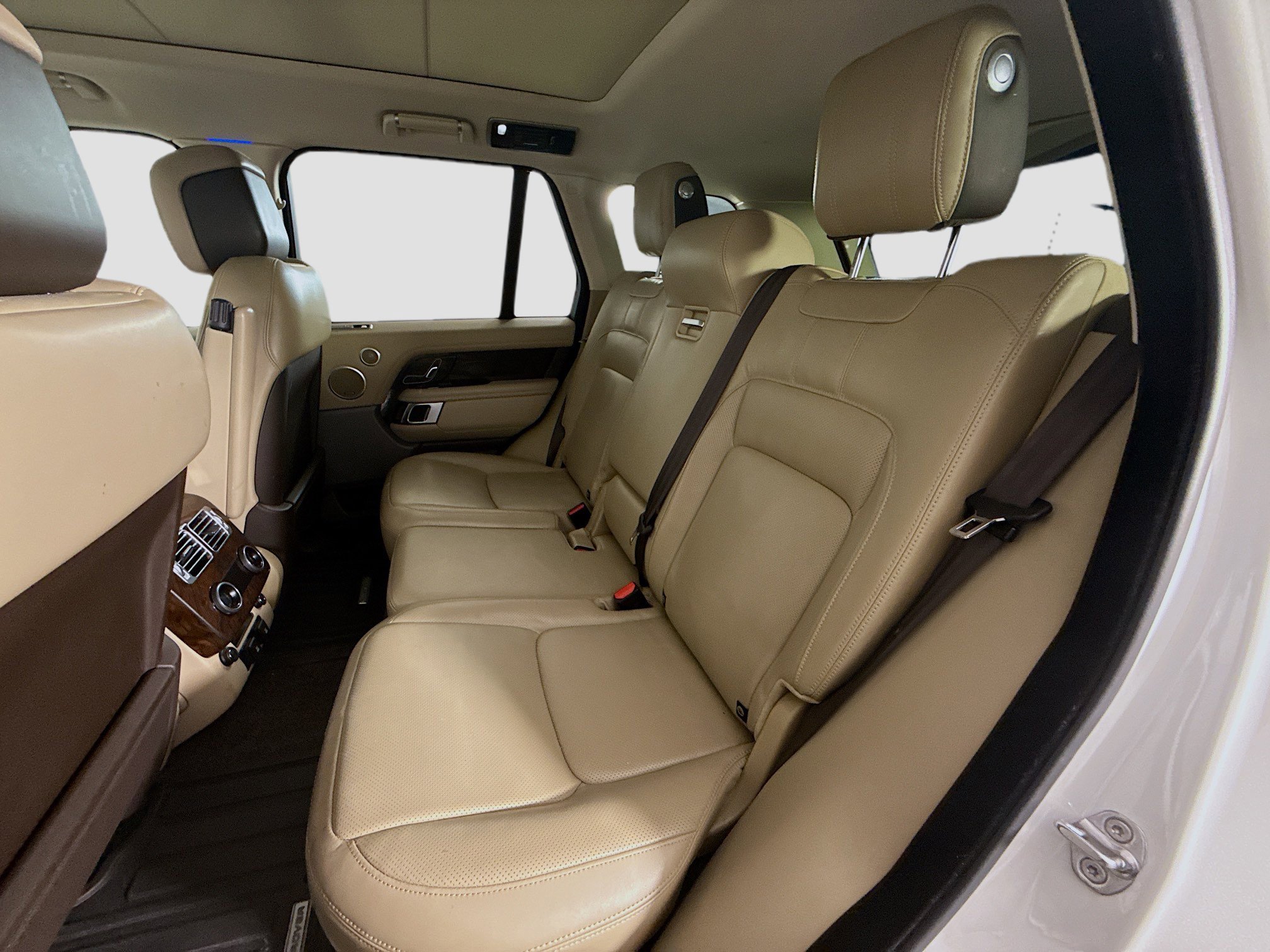 Used 2019 Land Rover Range Rover HSE image 25