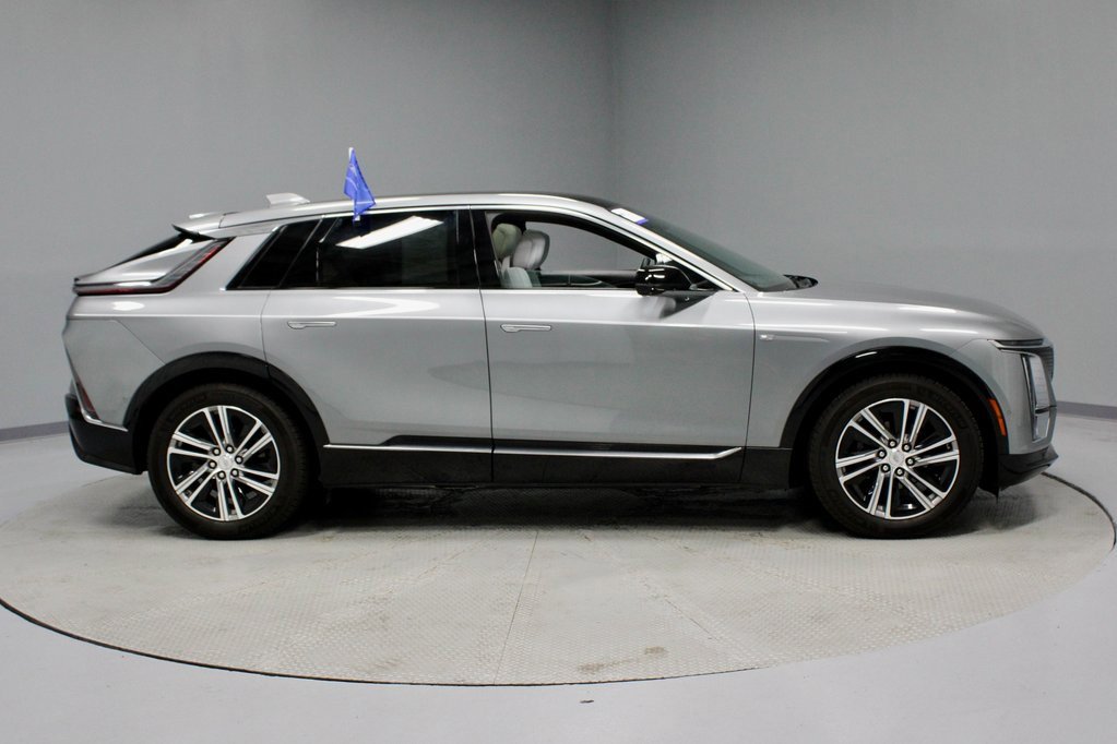 Used 2024 Cadillac Lyriq Luxury image 11
