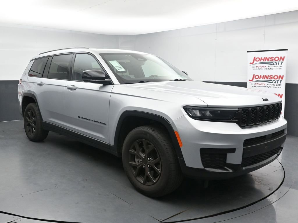 Used 2024 Jeep Grand Cherokee L Laredo AWD/4WD image 2