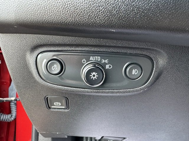 Used 2024 GMC Terrain SLT image 23