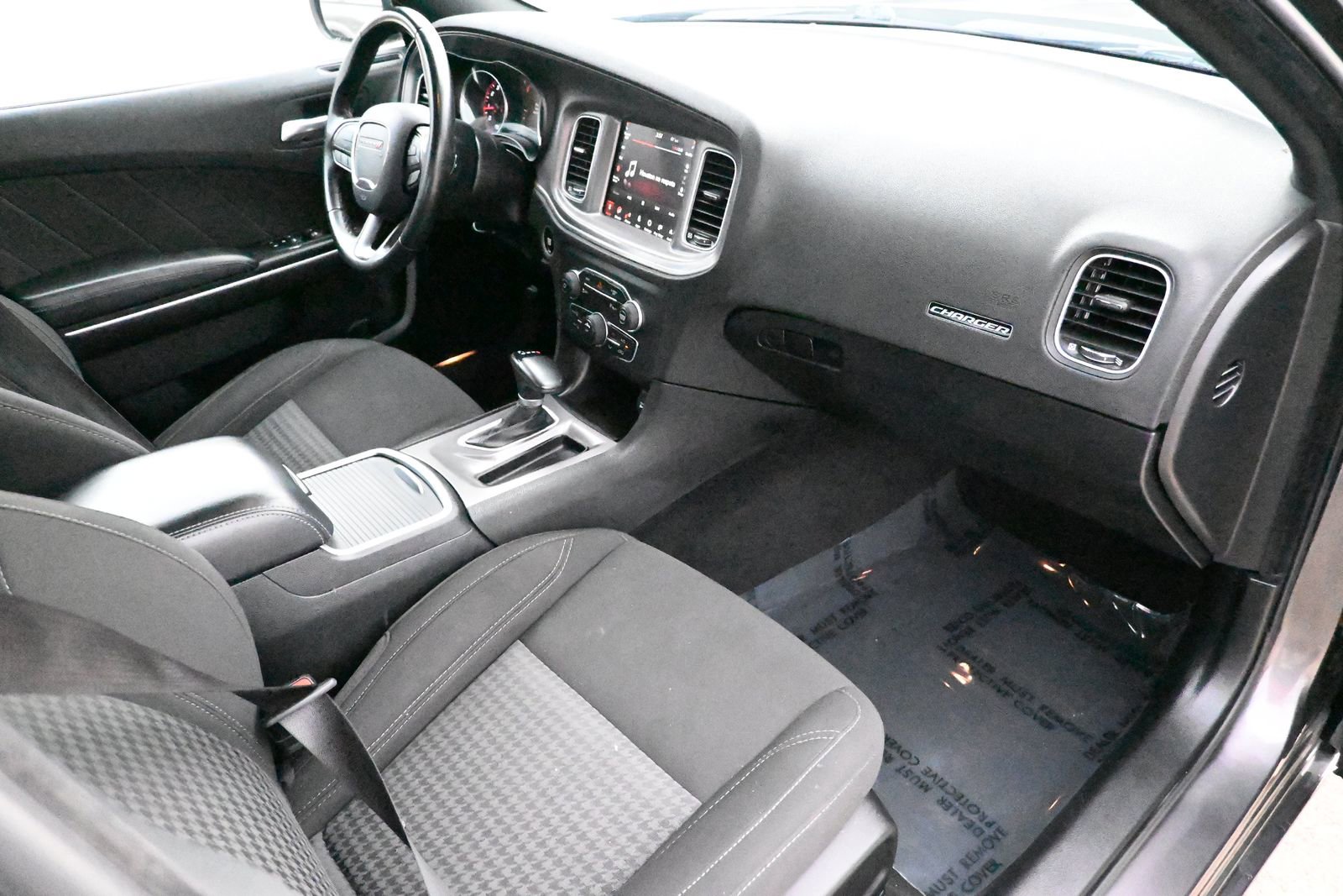 Used 2023 Dodge Charger SXT image 25