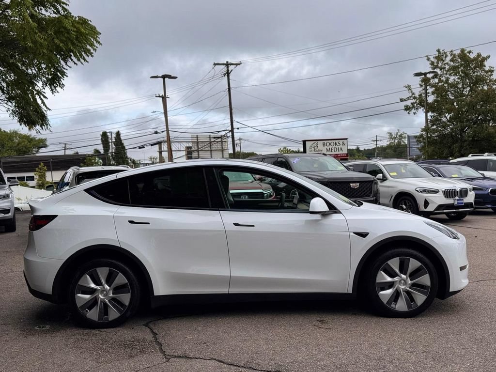 Used 2024 Tesla Model Y Long Range AWD/4WD image 7