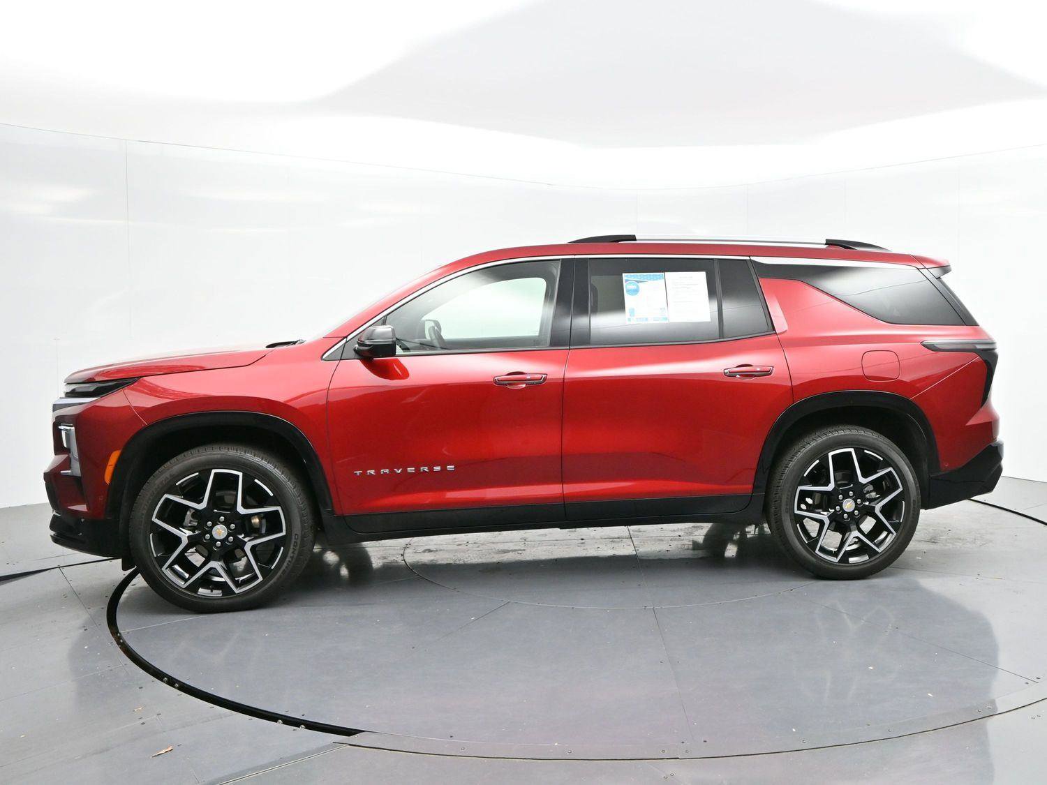 Used 2025 Chevrolet Traverse High Country image 4