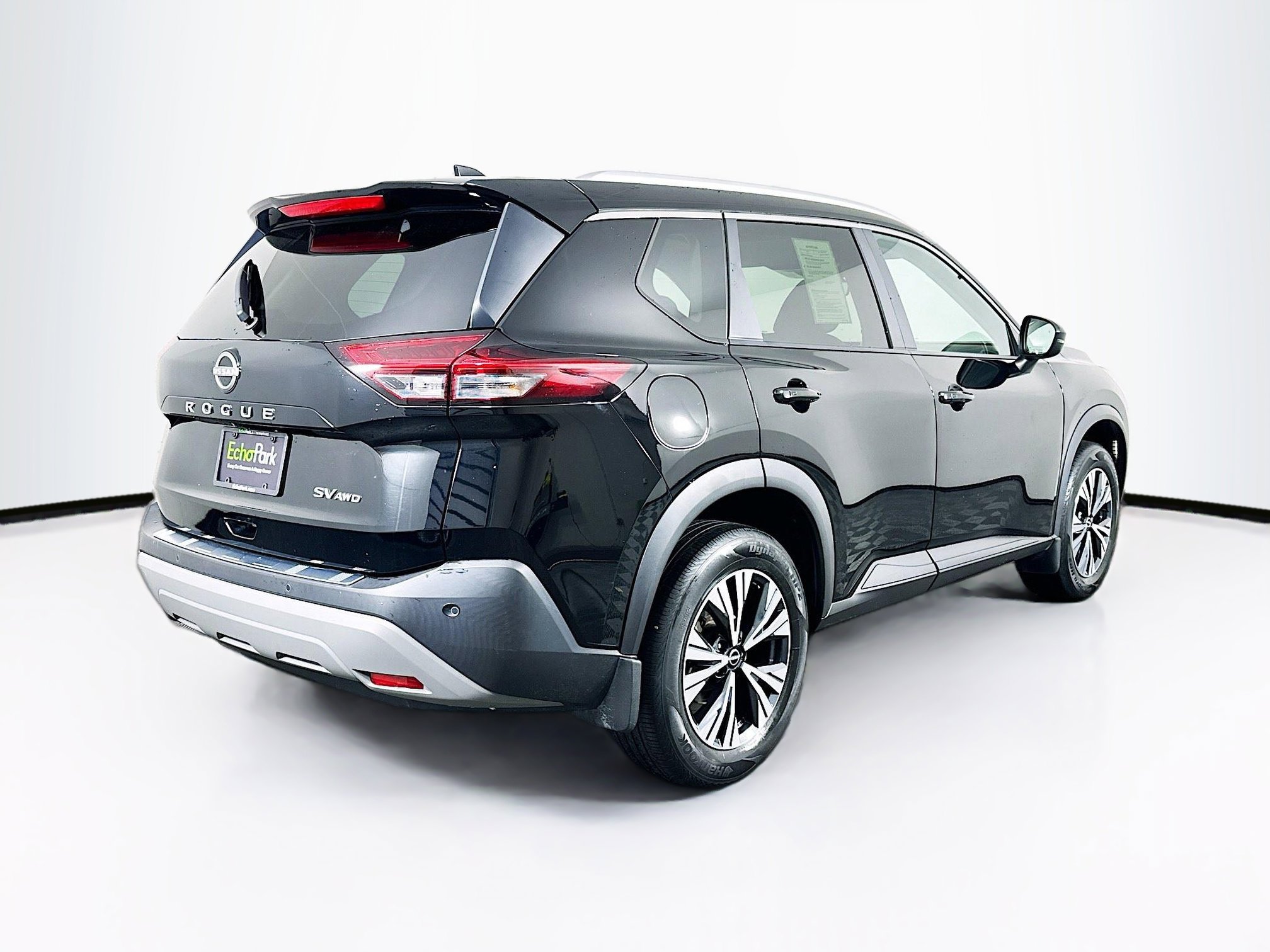 Used 2023 Nissan Rogue SV w/ SV Premium Package image 9