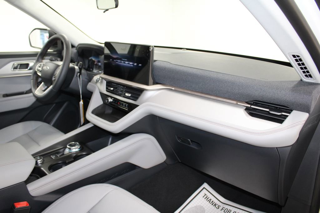 New 2026 Ford Explorer Active w/ Active Comfort Package image 30