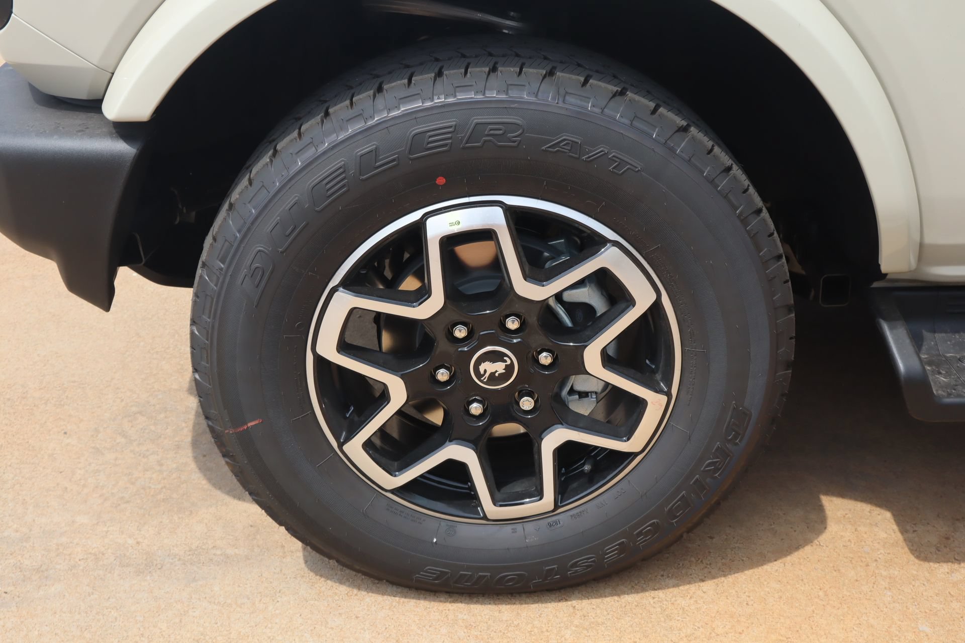 New 2026 Ford Bronco Outer Banks AWD/4WD image 19