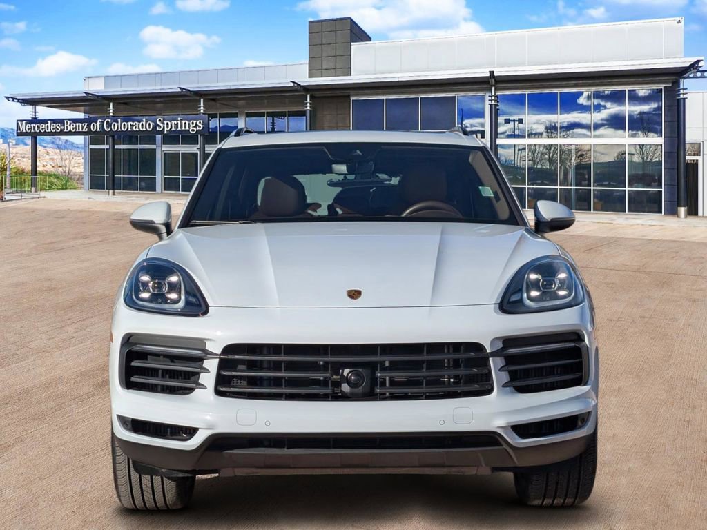 Used 2023 Porsche Cayenne Platinum Edition image 3