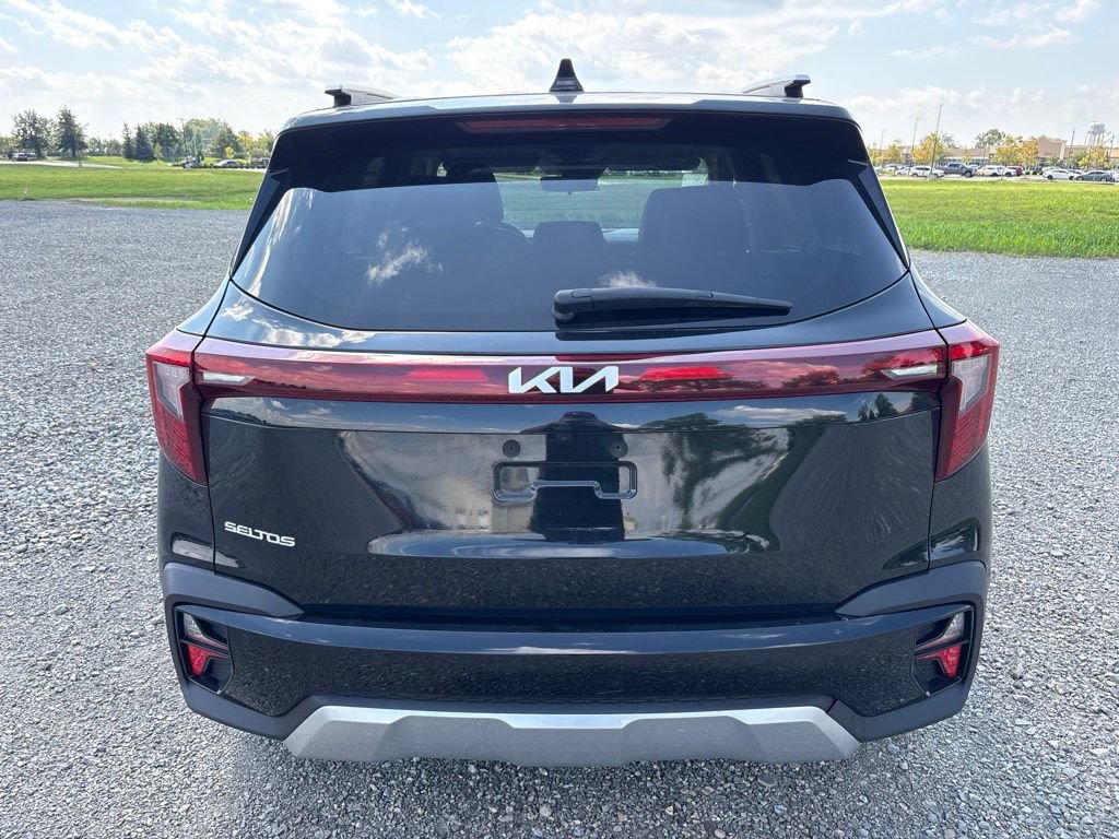 Used 2025 Kia Seltos EX w/ EX Sunroof Package FWD image 8