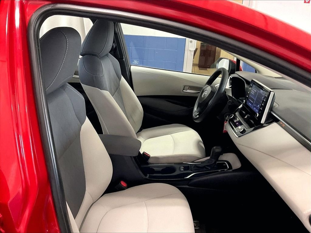 Used 2020 Toyota Corolla LE FWD image 11