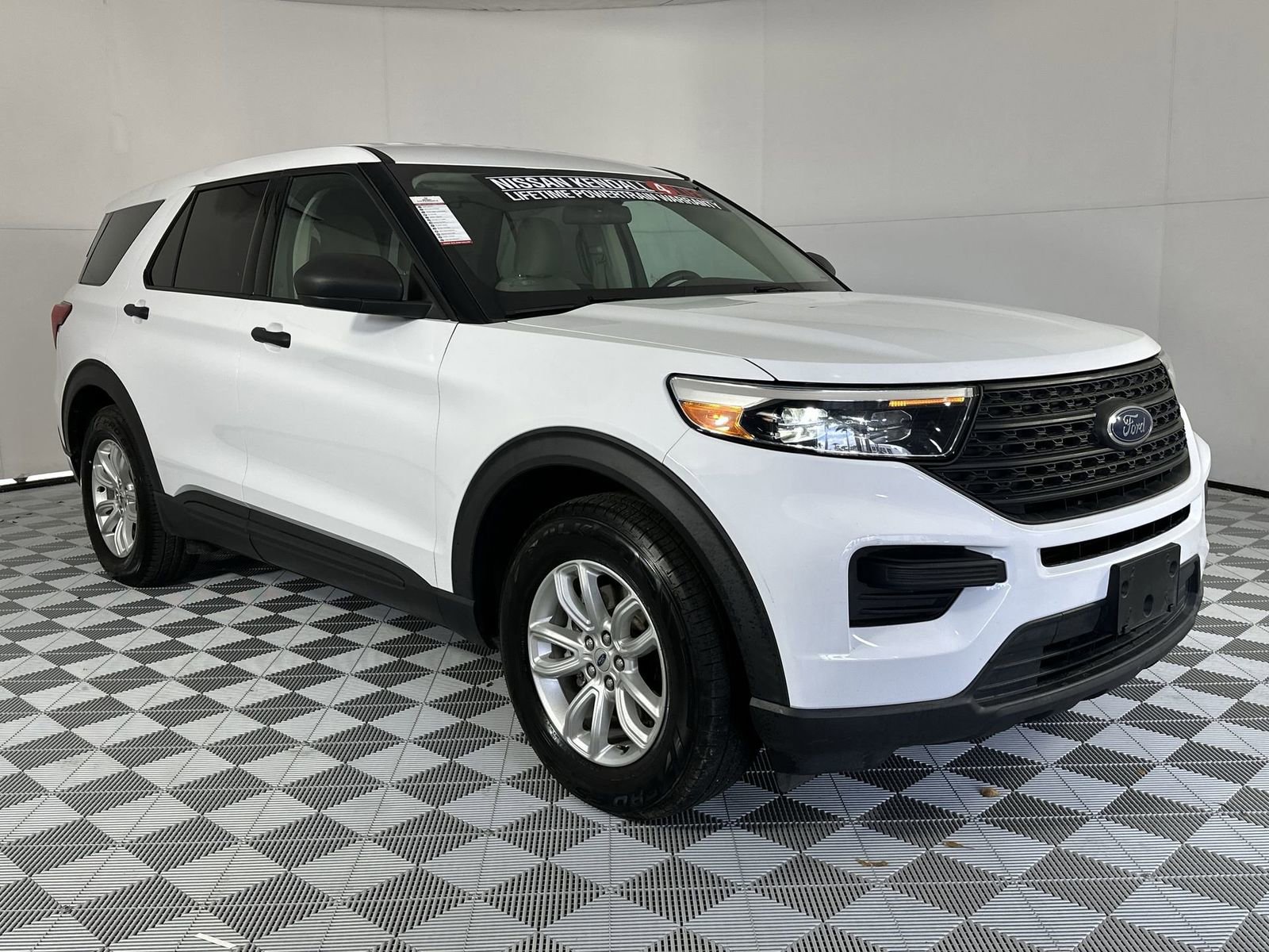 Used 2021 Ford Explorer 2WD image 2
