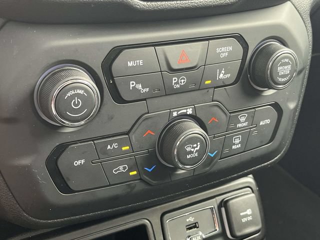 Used 2021 Jeep Renegade Latitude w/ Luxury Group I FWD image 31