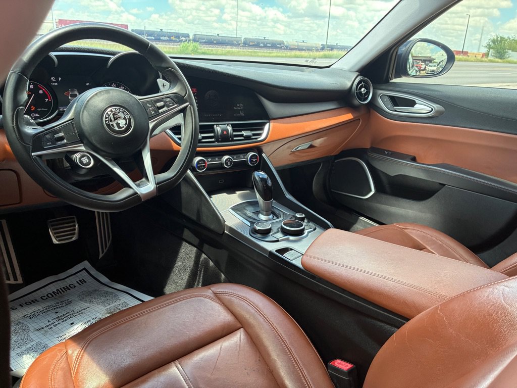 Used 2017 Alfa Romeo Giulia RWD image 30