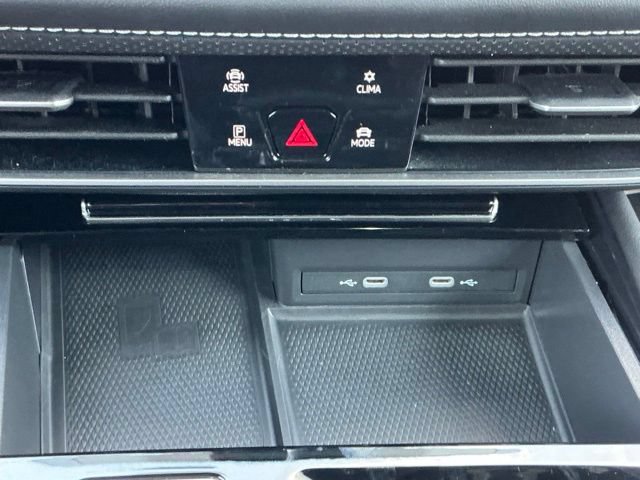 Used 2024 Volkswagen Atlas Cross Sport SEL Premium R-Line AWD/4WD image 28
