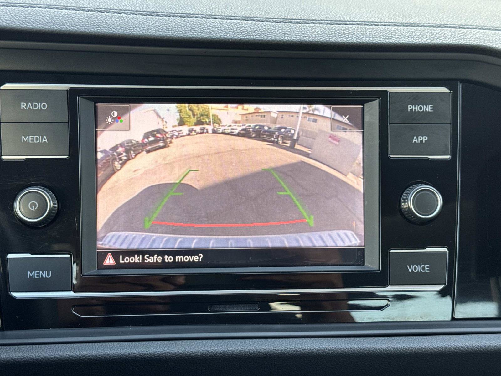 Used 2024 Volkswagen Jetta SE image 25