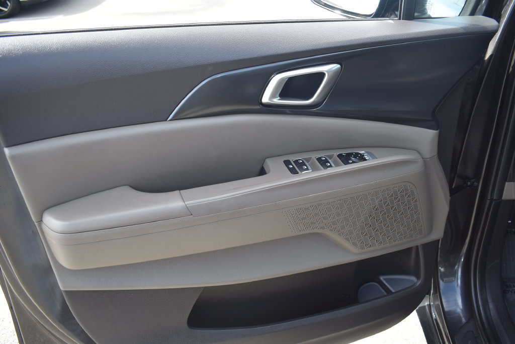 Used 2026 Kia Carnival FWD image 22