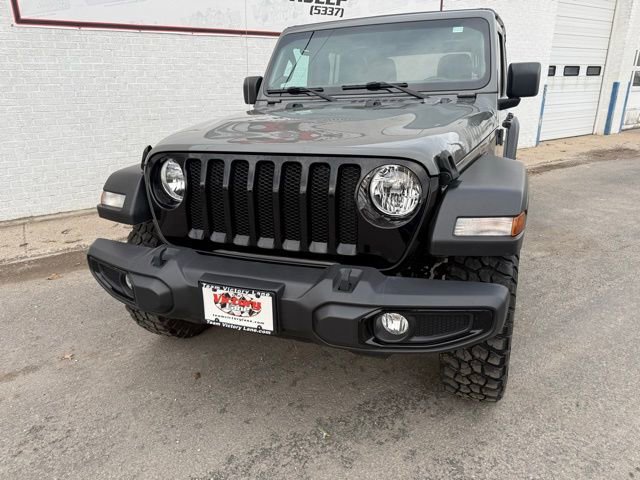 Used 2022 Jeep Wrangler Unlimited Willys image 2