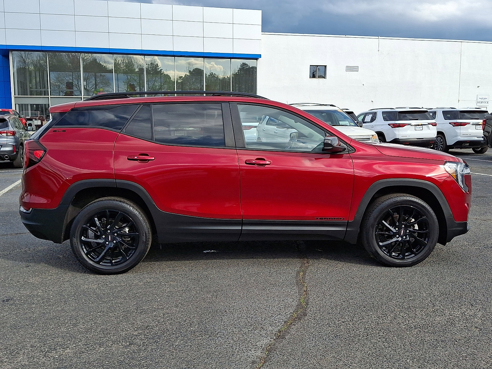 Certified 2023 GMC Terrain SLE w/ Driver Convenience Package AWD/4WD image 8