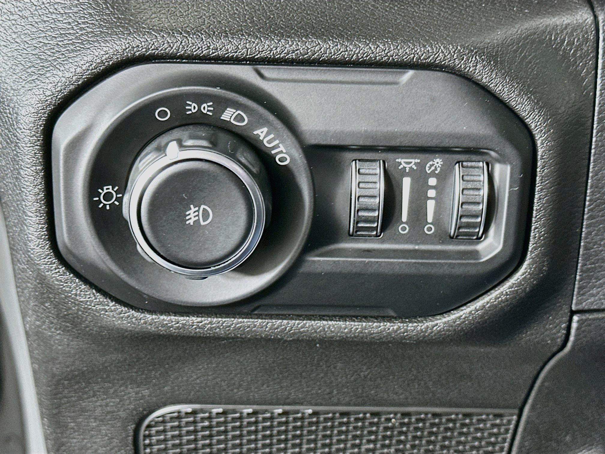 Used 2021 Jeep Wrangler Sport AWD/4WD image 16
