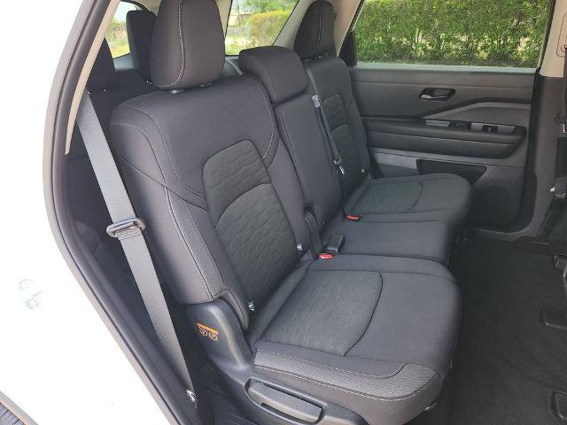 Certified 2025 Nissan Pathfinder S FWD image 15