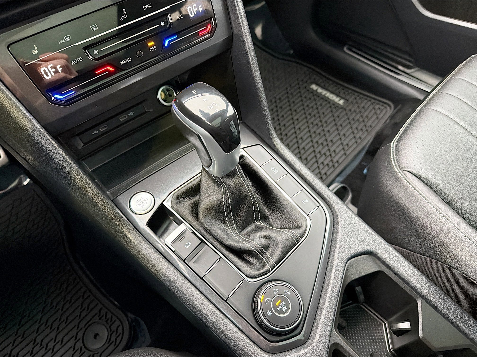 Used 2023 Volkswagen Tiguan SE R-Line image 10