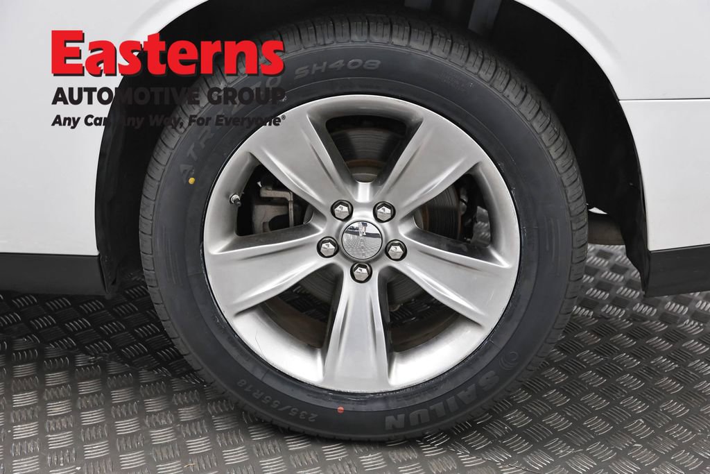Used 2022 Dodge Challenger SXT image 31