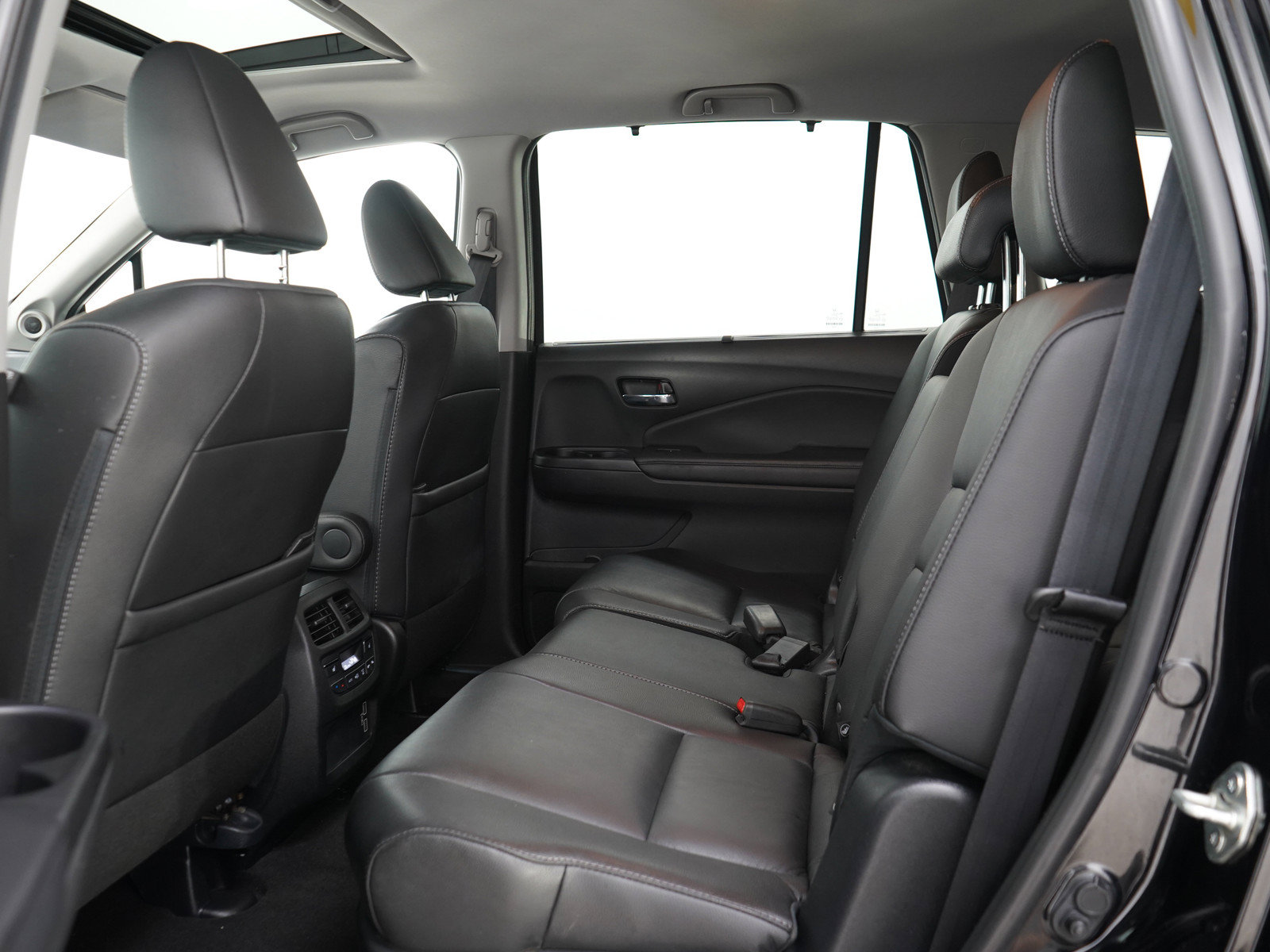 Used 2022 Honda Pilot Black Edition image 18