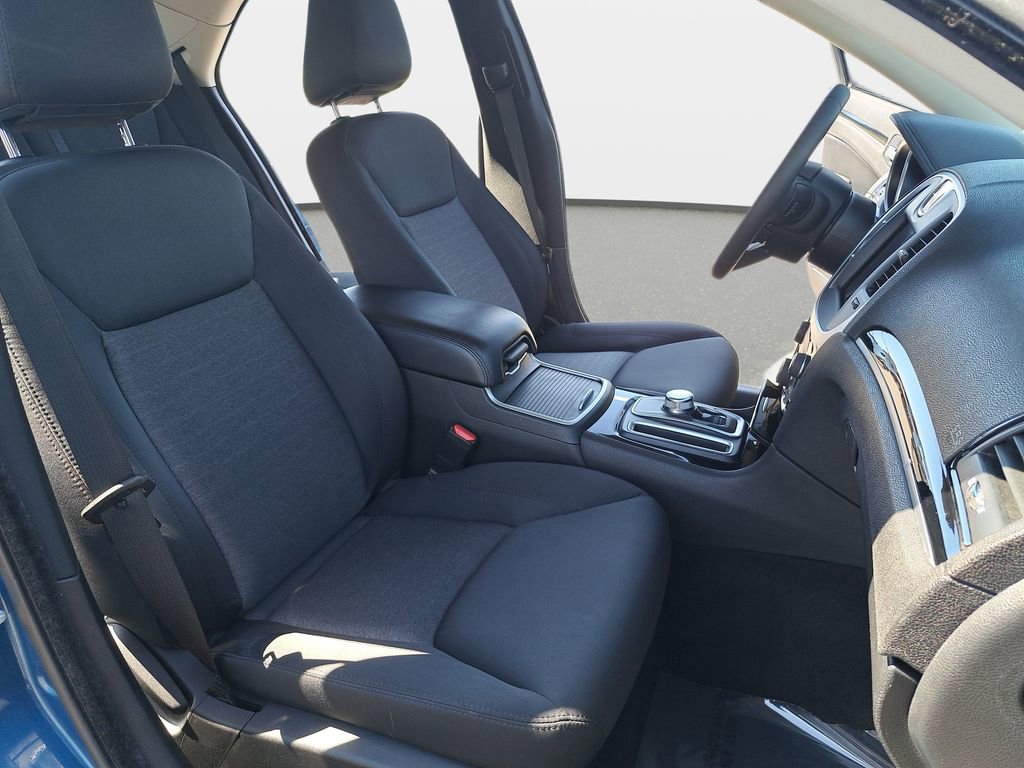 Certified 2023 Chrysler 300 Touring w/ Sport Appearance Package RWD image 11