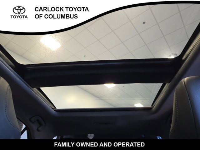 Used 2023 Toyota Camry XLE w/ Navigation Package image 13