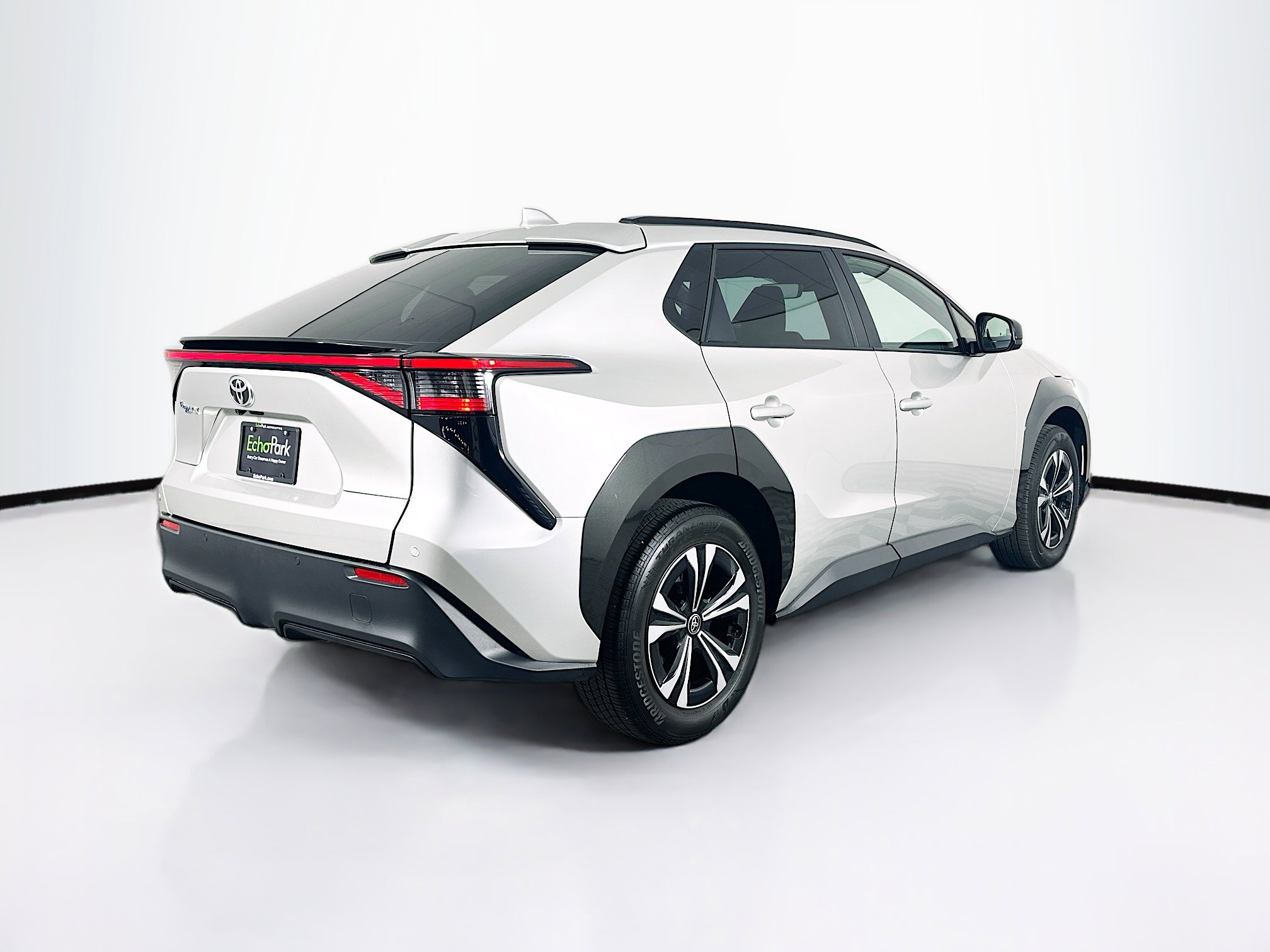 Used 2023 Toyota bZ4X XLE w/ Weather Package FWD image 9