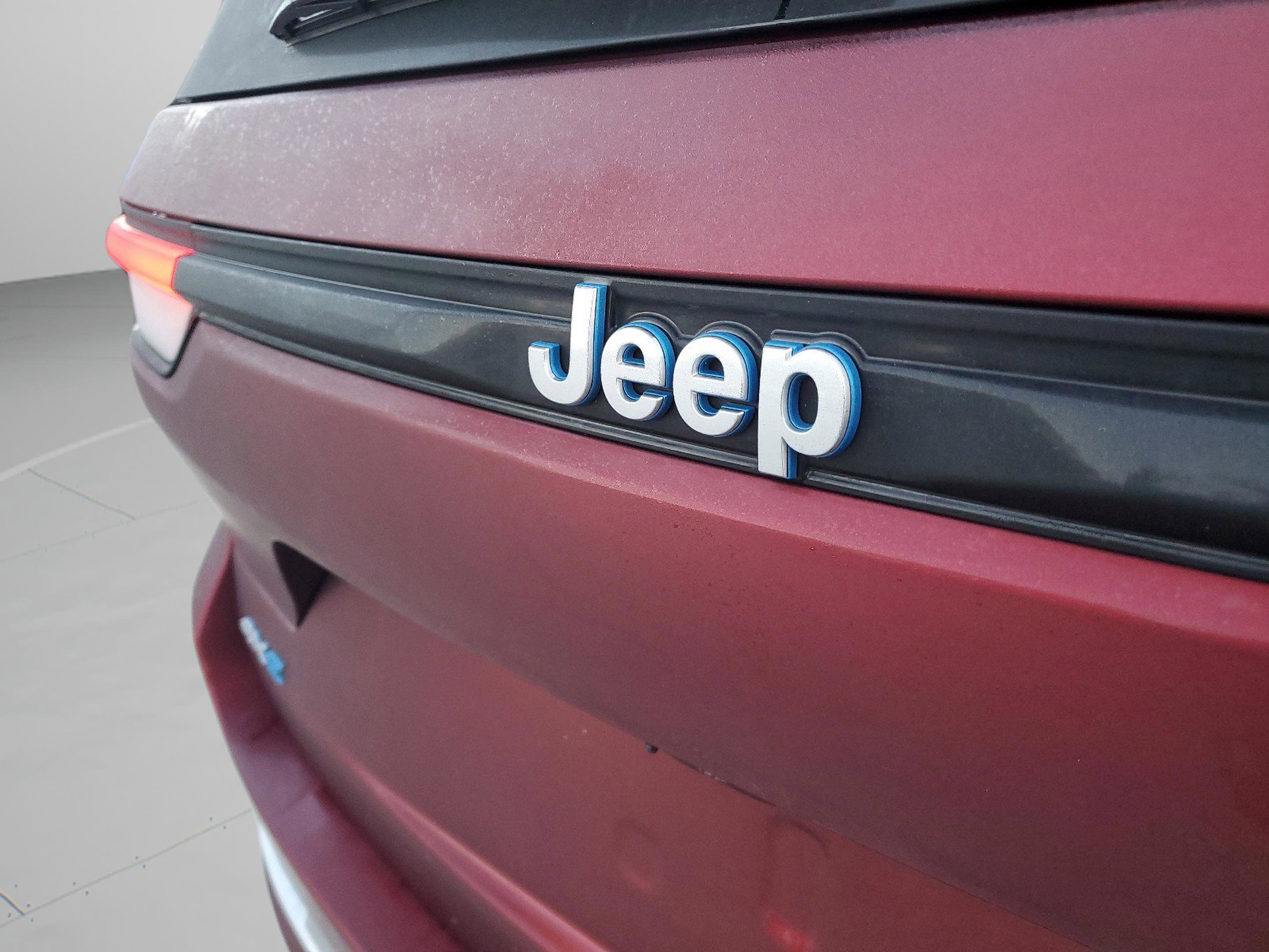 Used 2024 Jeep Grand Cherokee Overland w/ Advanced Protech Group III image 31