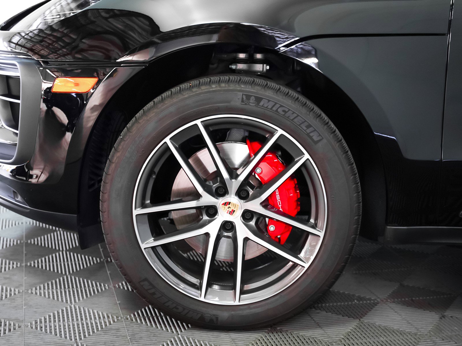 Used 2025 Porsche Macan S image 14