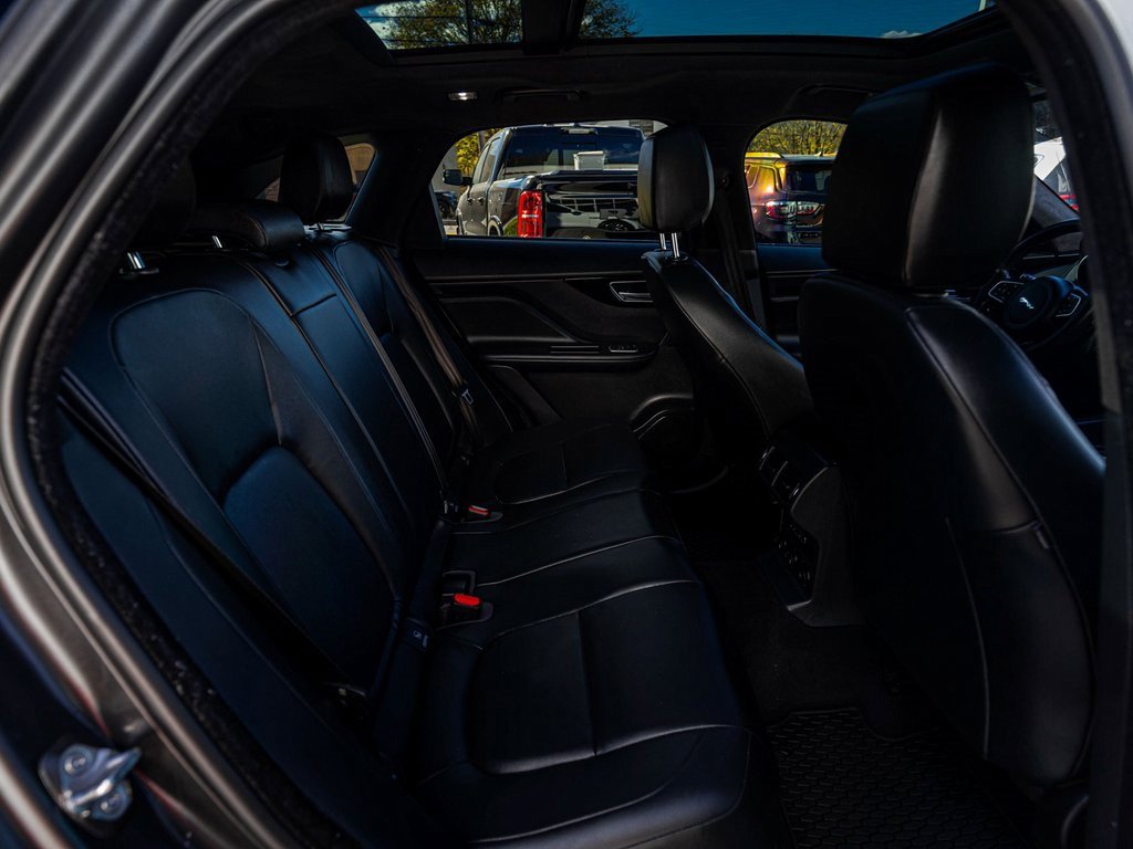 Used 2020 Jaguar F-PACE Premium image 27