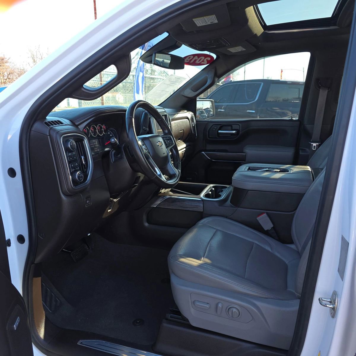 Used 2019 Chevrolet Silverado 1500 LTZ w/ LTZ Premium Package AWD/4WD image 8