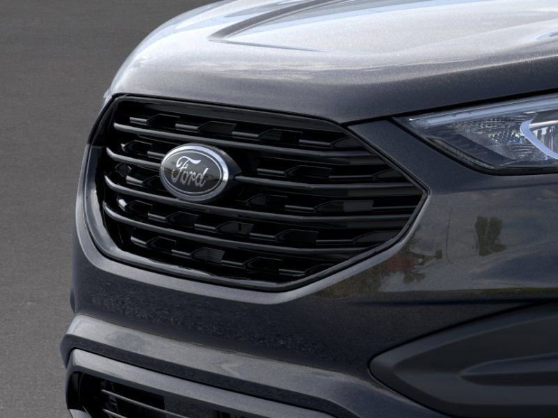 Used 2024 Ford Edge SE w/ Black Appearance Package image 17