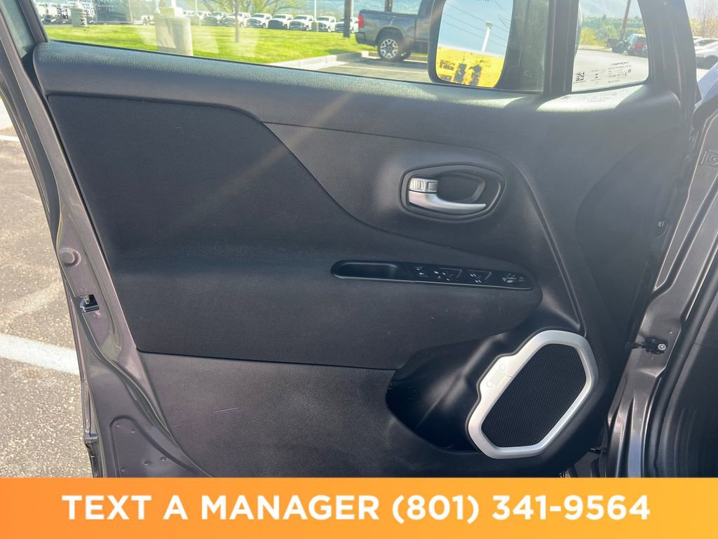 Used 2019 Jeep Renegade Latitude w/ Cold Weather Group image 12