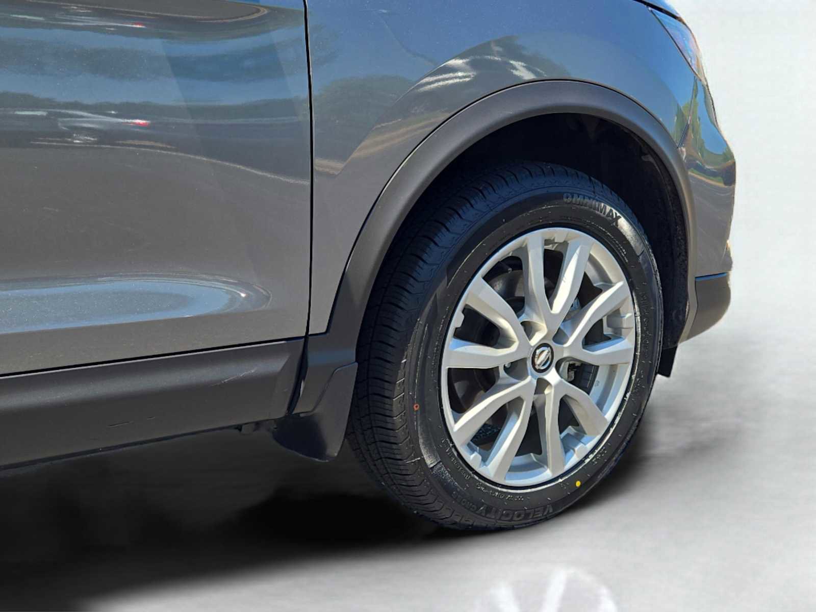 Used 2022 Nissan Rogue Sport S image 11