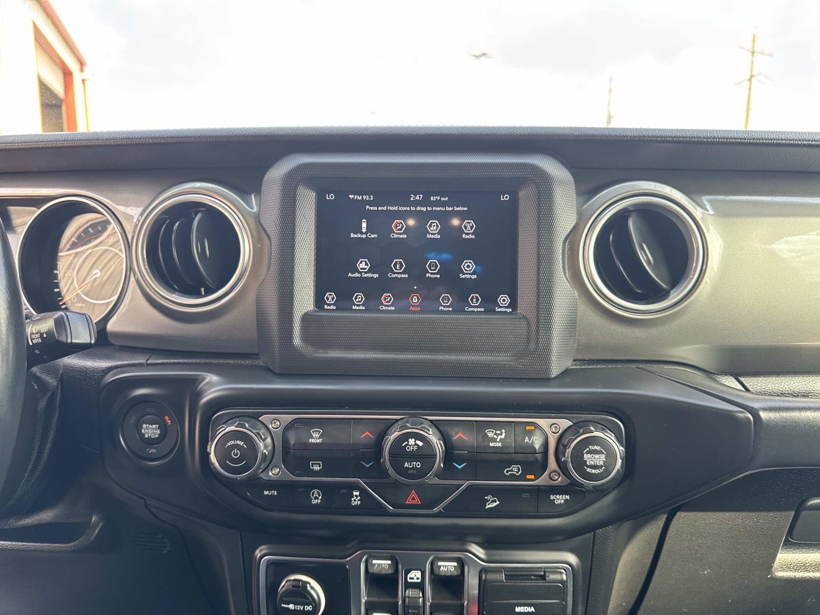 Used 2019 Jeep Wrangler Unlimited Sahara AWD/4WD image 24